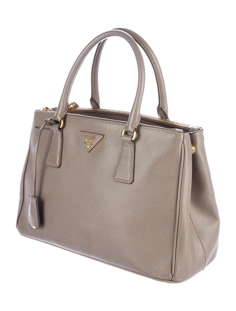 prada saffiano lux tote size 35|Prada saffiano black small.